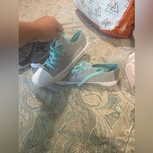 True Craft size 8.5 shoes